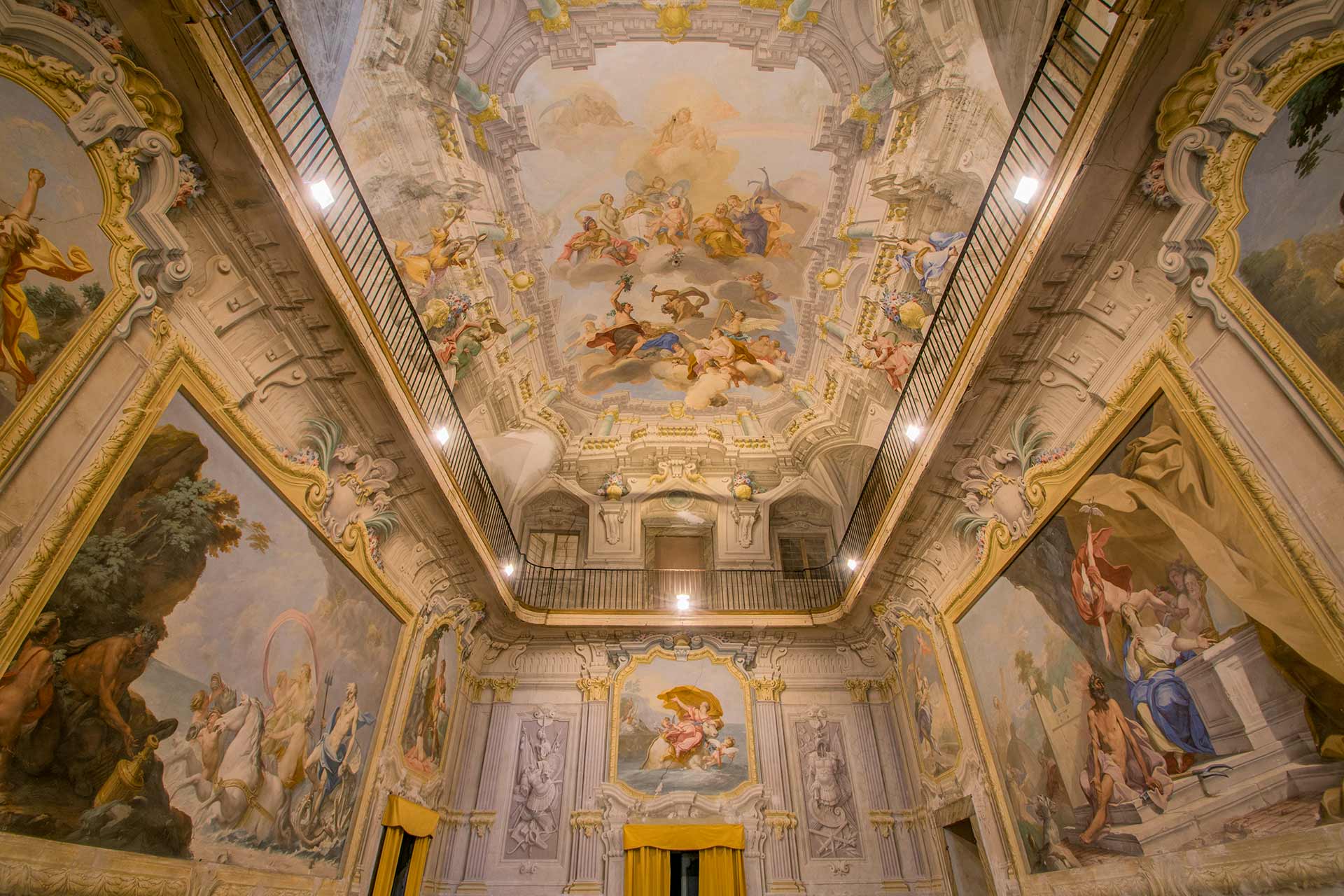 Due giornate di apertura straordinaria e visite guidate in palazzi privati, dimore storiche ed edifici religiosi riccamente affrescati e ammobiliati durante il Secolo d’oro dell’arte pontremolese.